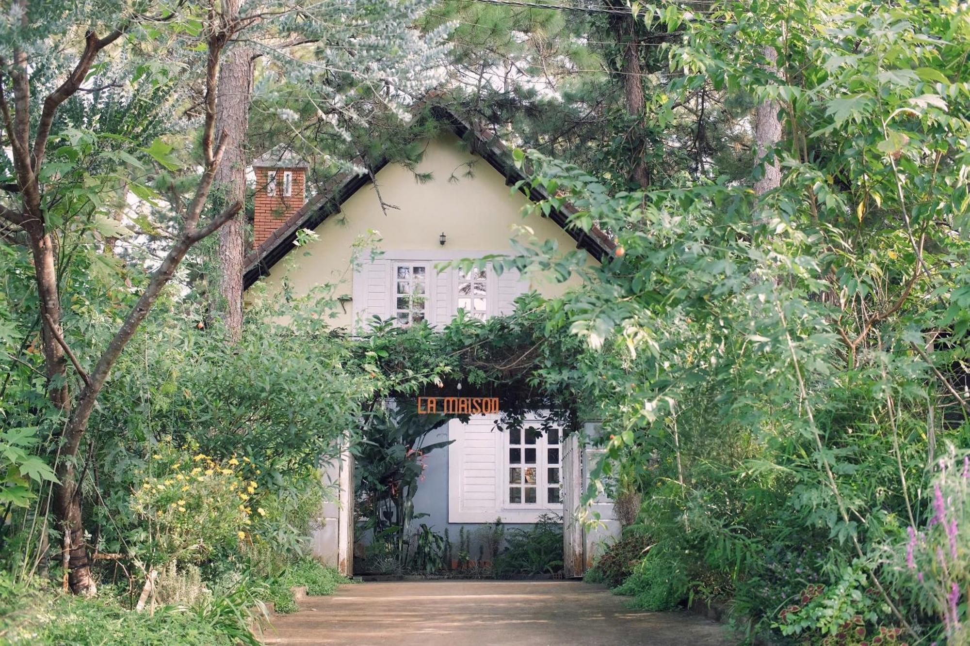 La Maison Homestay Mang Den Kon Tum Exteriör bild